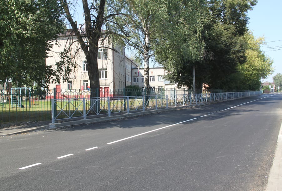 В Брянске обновляют дороги, ведущие к учреждениям образования